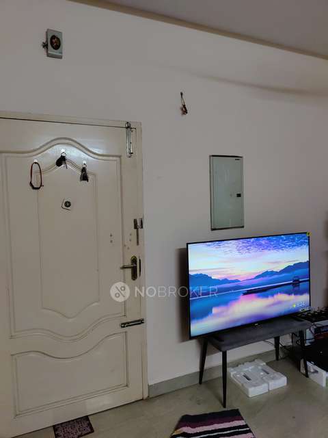 Single Room for Female In 2 BHK  In Ttk In Alwarpet