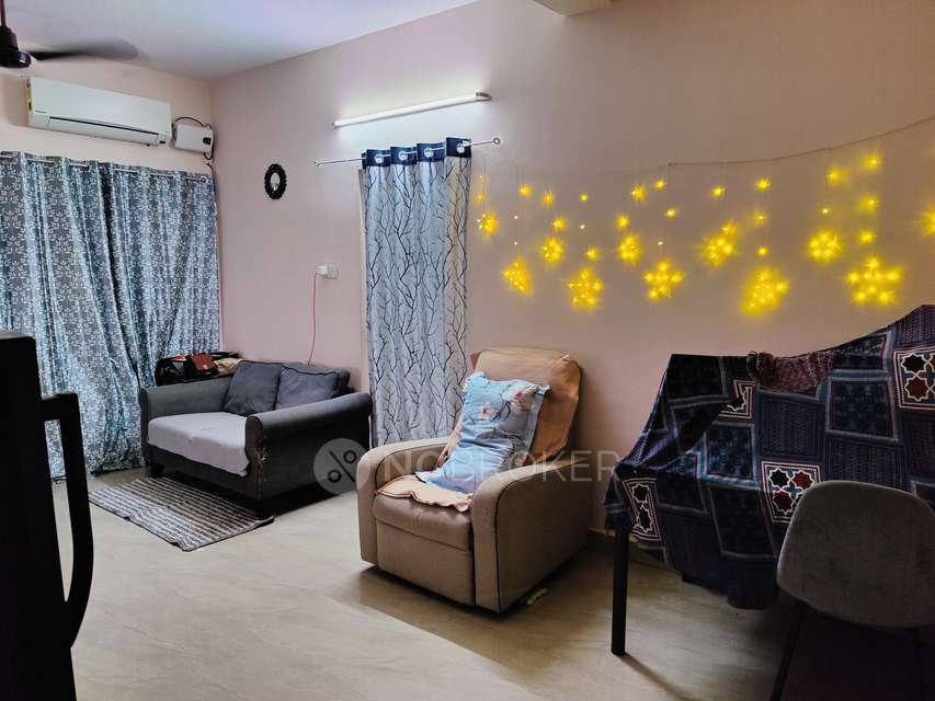 Single Room for Female In 2 BHK  In Ttk In Alwarpet