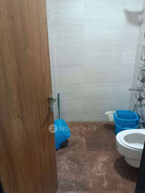 2 BHK Flat In Shiv Shakti Tower 28 For Sale  In Malad East