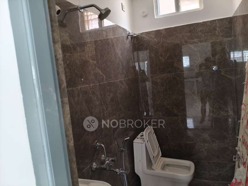 2 BHK Flat In Shiva Residency For Sale  In Kondapur