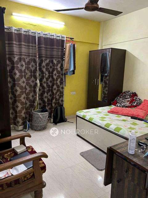1 BHK Flat In Golden Flower For Sale  In Santacruz East