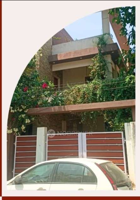 4+ BHK House For Sale  In Selaiyur