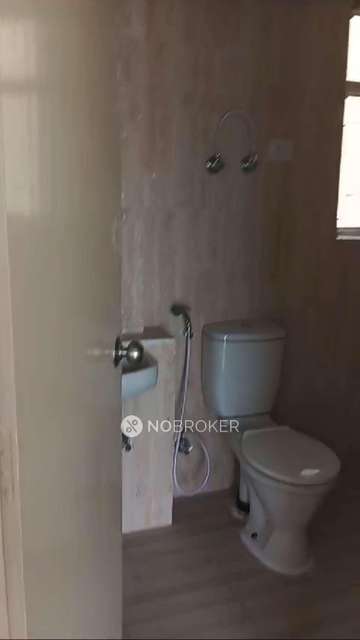 2 BHK Flat In Mahagun Mantra 2, For Sale  In Vaidpura