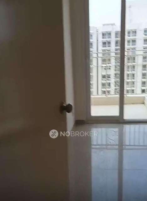 2 BHK Flat In Mahagun Mantra 2, For Sale  In Vaidpura