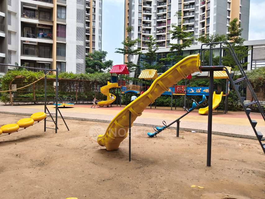 2 BHK Flat In Shapoorji Paloonji Sensorium For Sale  In Hinjewadi