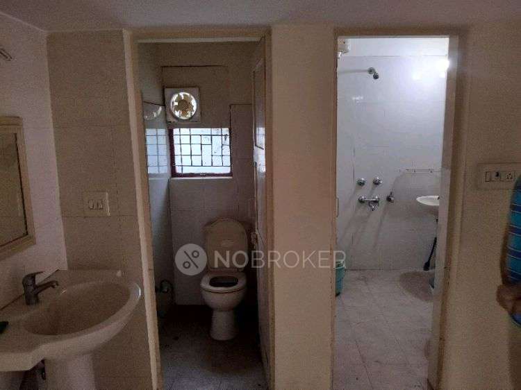 3 BHK Flat In Aravali Apartments Delhi For Sale  In Alaknanda