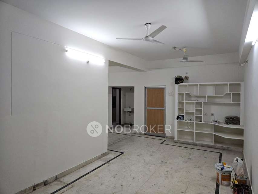 Shared Room for Female In 2 BHK  In Sri Lakshmi Nivas In Hitec City