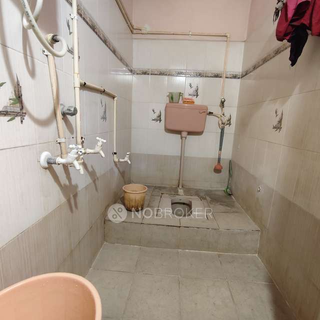 2 BHK Flat In Vemuri Laxmi Nivas For Sale  In Saroornagar