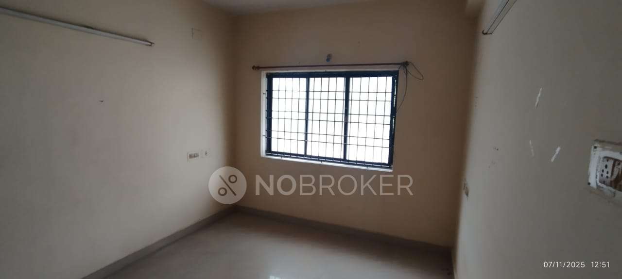 2 BHK Flat In Sahana Apartments For Sale  In Selaiyur