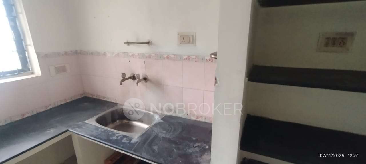 2 BHK Flat In Sahana Apartments For Sale  In Selaiyur