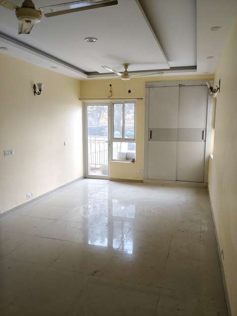 2 BHK Flat In Unitech Vistas, Sector-70 for Rent  In Unitech Vista