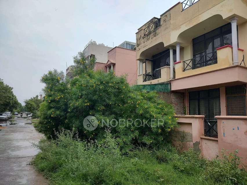 3 BHK Flat In Ansal Golf Links-1 For Sale  In Ansal Golf Links 1