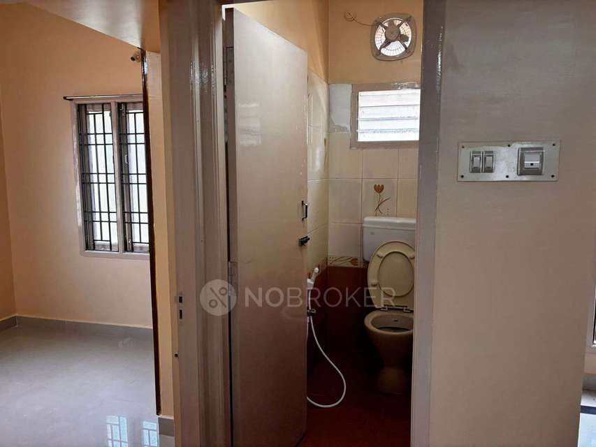 2 BHK Flat In Sai Nivas, Royapettah For Sale  In Royapettah Police Station