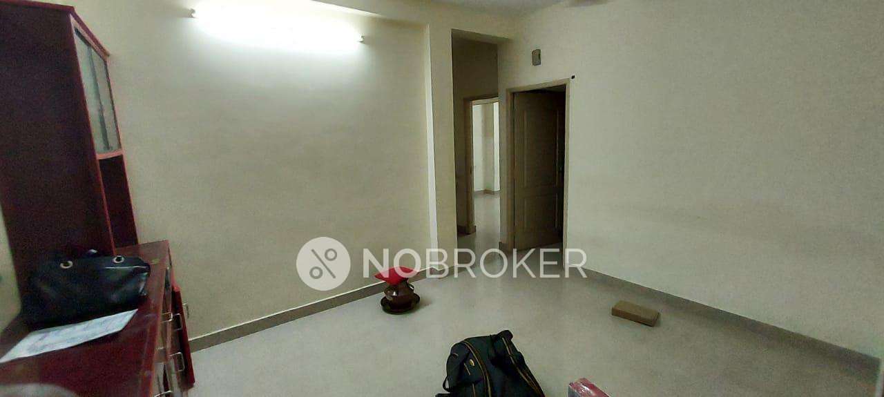 2 BHK Flat In Alaya Apartment, Urappakkam For Sale  In Karumariamman Temple