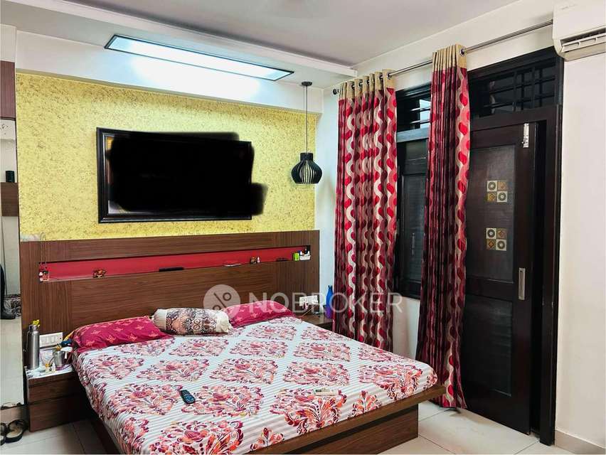 3 BHK Flat In Panchsheel Primrose For Sale  In Govindpuram