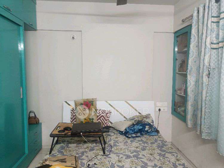 PG for Girls in Ghorpadi