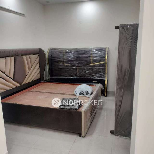 1 RK Flat In Standalone Building  for Rent  In Sector 27