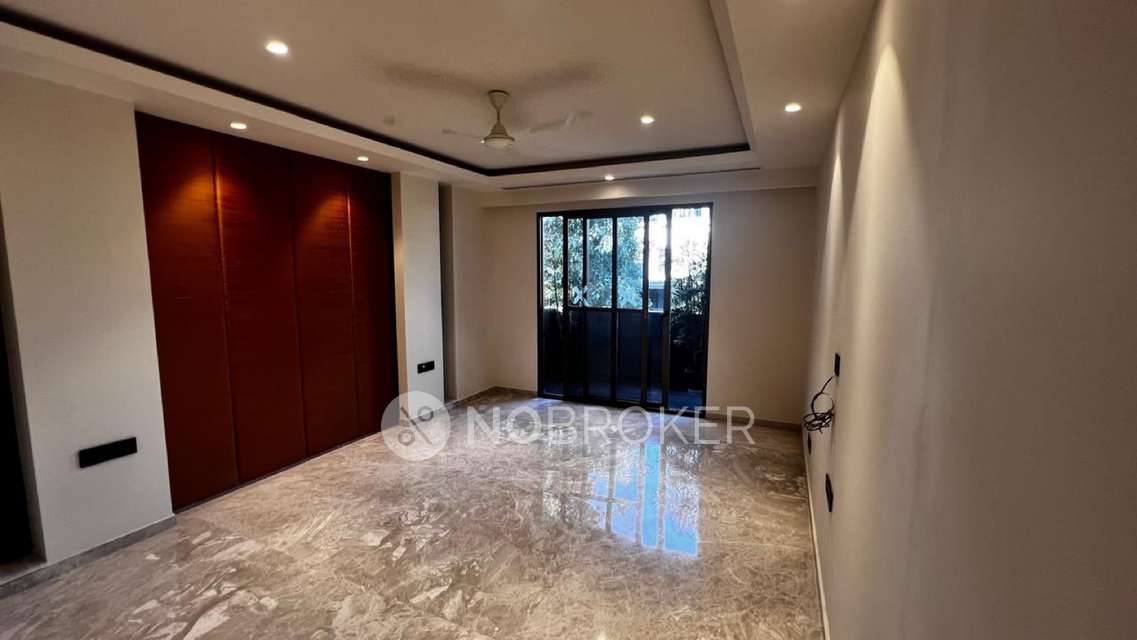 4 BHK Flat For Sale  In Sector 25