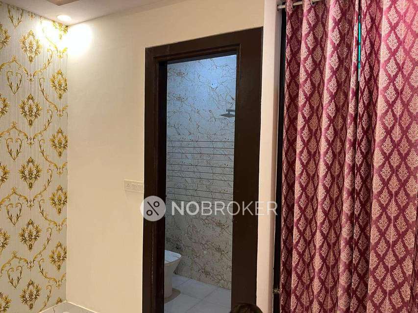 4 BHK Flat In Omshiva Apppartmrnt For Sale  In  Dwarka