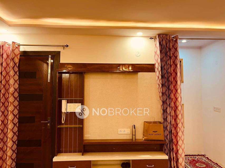 4 BHK Flat In Omshiva Apppartmrnt For Sale  In  Dwarka