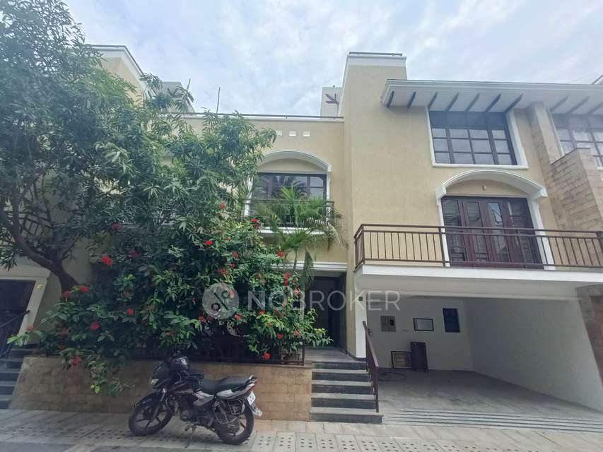 4+ BHK House For Sale  In Thoraipakkam