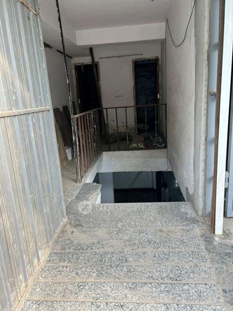 Godown/Warehouse in Moti Nagar, Delhi for sale 