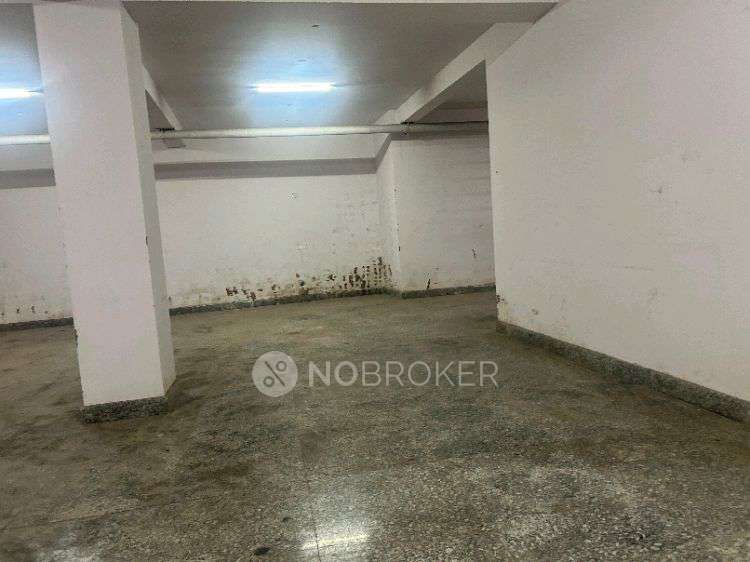 Godown/Warehouse in Moti Nagar, Delhi for sale 