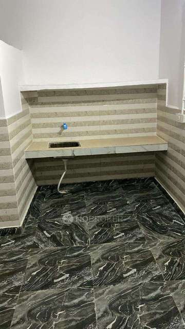 1 RK House for Rent  In Sector 142