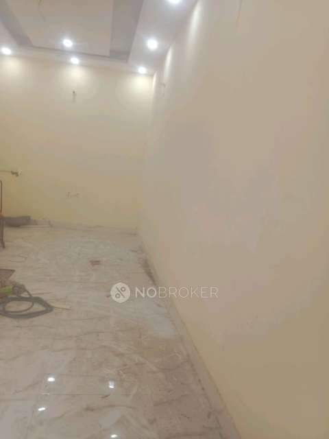 Restaurant/Cafe in New Ashok Nagar, Delhi for Rent