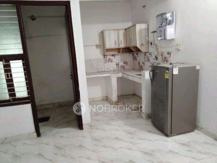 2 BHK Flat In House No 804 for Rent  In Sector 38