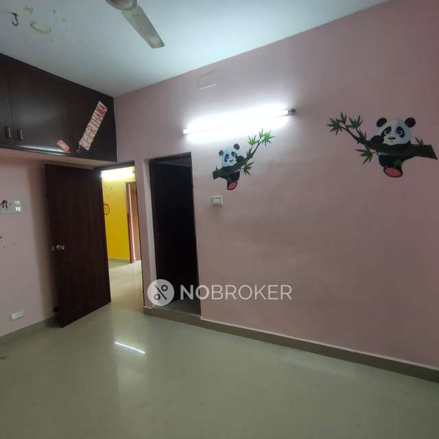 2 BHK Flat In Swastik Apartment For Sale  In Selaiyur