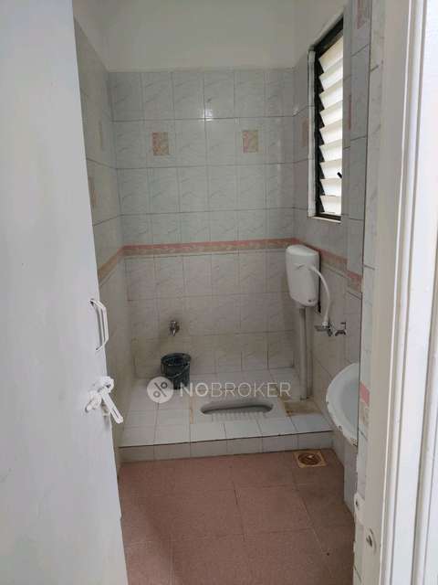 1 RK House for Rent  In Ankoraj Building, Canal Road