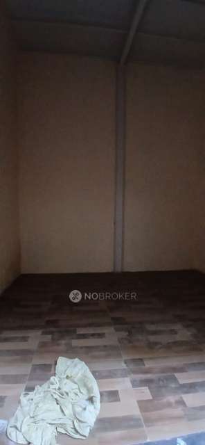 Shop in Malad West, Mumbai for Rent 