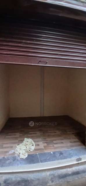 Shop in Malad West, Mumbai for Rent 