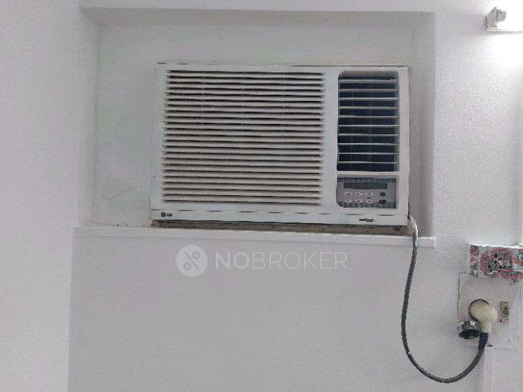 1 BHK Flat In Montana Co Operative Housing Society Ltd. for Rent  In Lokhandwala Complex, Andheri West