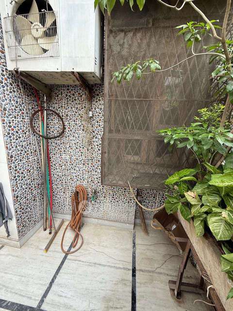 2 BHK Flat In Dda Fflat For Sale  In Sadar Bazaar 