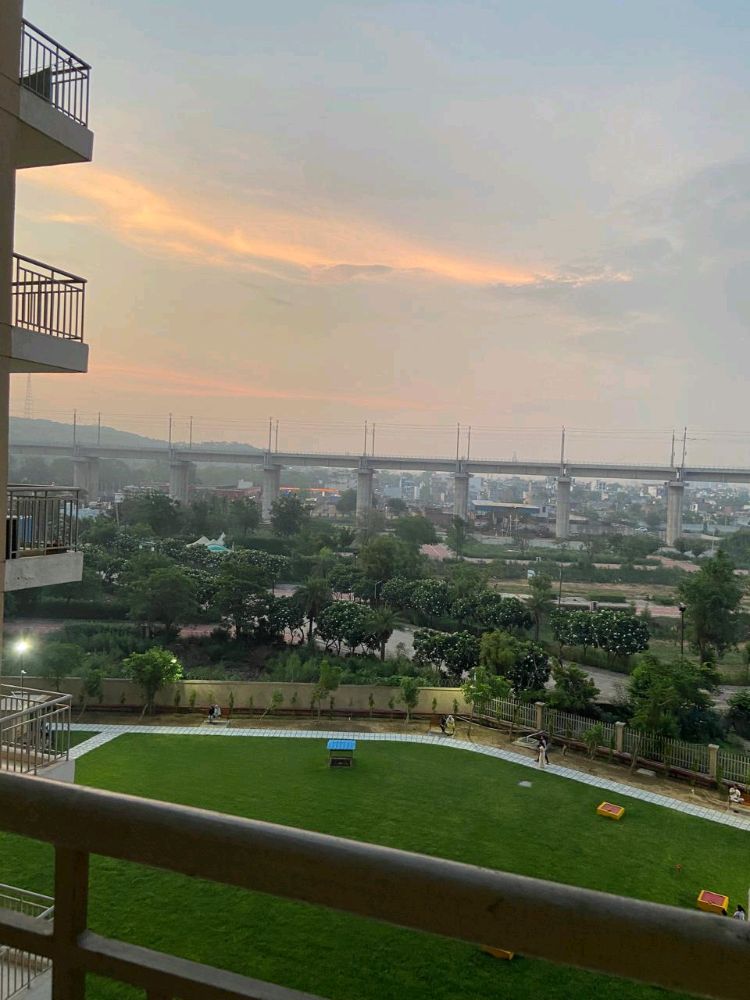 Breez Global Hill View