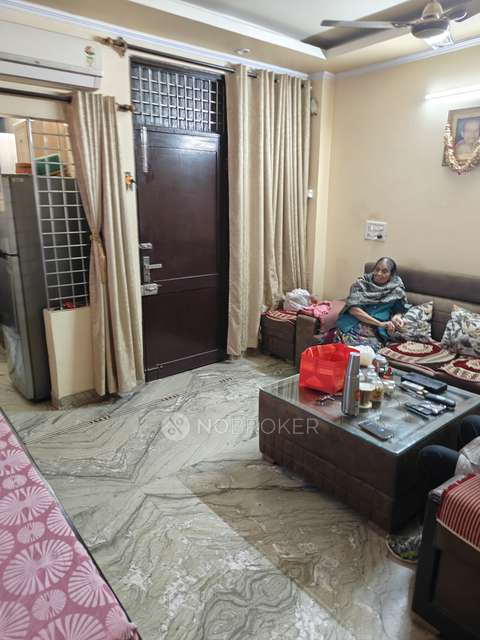 2 BHK Flat For Sale  In Geeta Colony