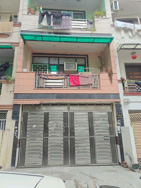 2 BHK Flat For Sale  In Geeta Colony