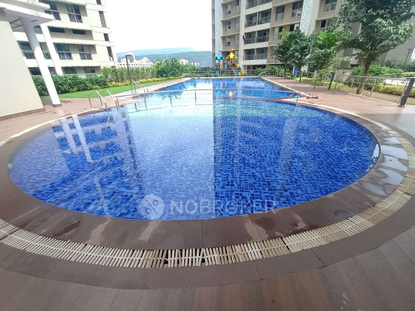 2 BHK Flat In S D Corporation For Sale  In Kandivali East