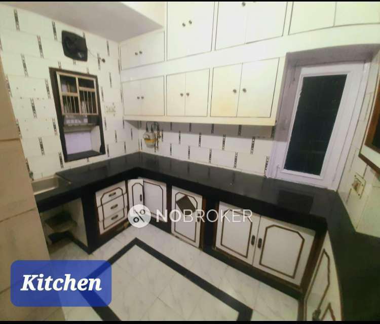 2 BHK Flat For Sale  In Janakpuri