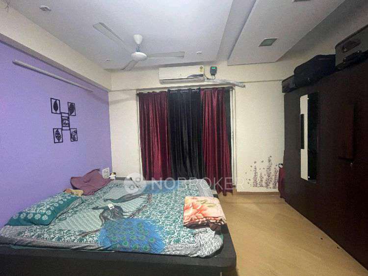 Shared Room for Female In 3 BHK  In Sai Newa Garden In Airoli