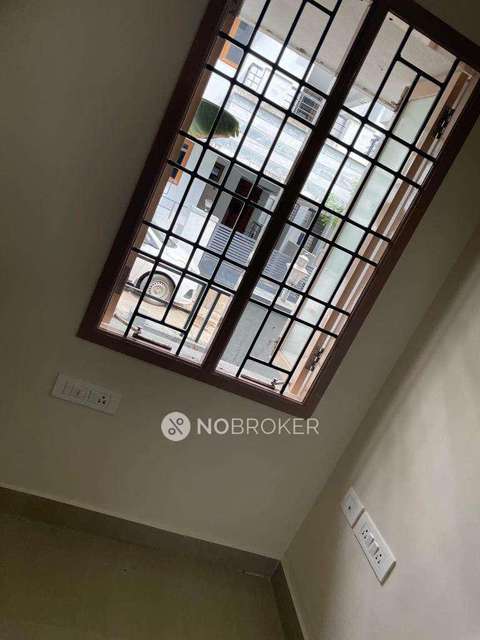 4+ BHK Flat For Sale  In Pallikaranai