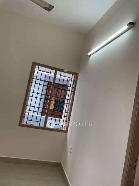 4+ BHK Flat For Sale  In Pallikaranai