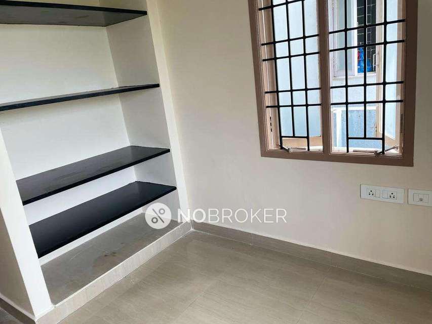 4+ BHK Flat For Sale  In Pallikaranai