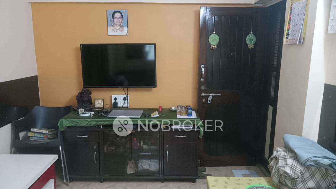 2 BHK Flat In Amrut Kanchan Chs for Rent  In Kandivali East