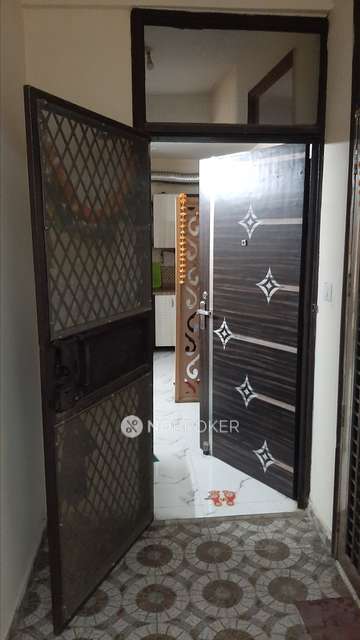1 BHK Flat In East Platinum For Sale  In Sector 44, Noida