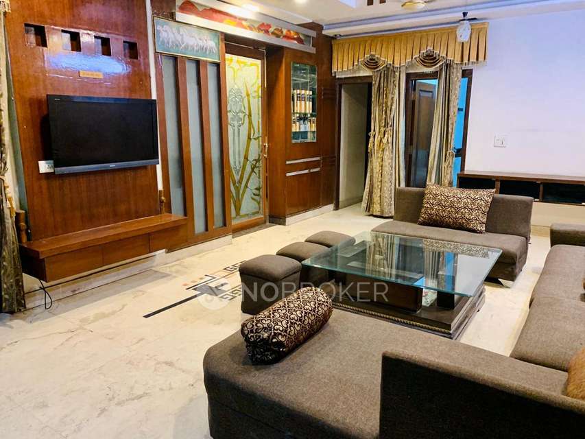 3 BHK Flat In Hargobind Enclave For Sale  In Karkardooma