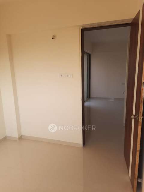 1 BHK Flat In Sulakshan Apartment  for Rent  In Kivale