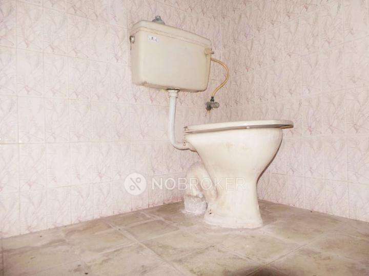 2 BHK Flat In Shanthi Court For Sale  In Saidapet